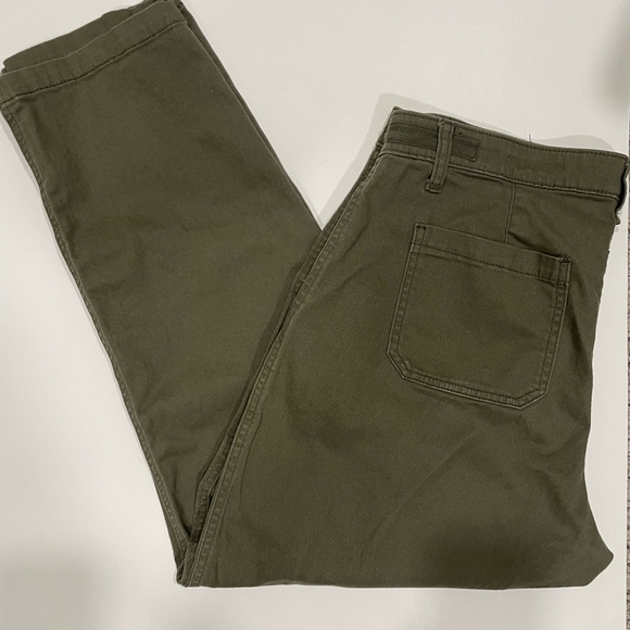 Jones New York Olive Cropped Chino’s - Picture 3 of 8